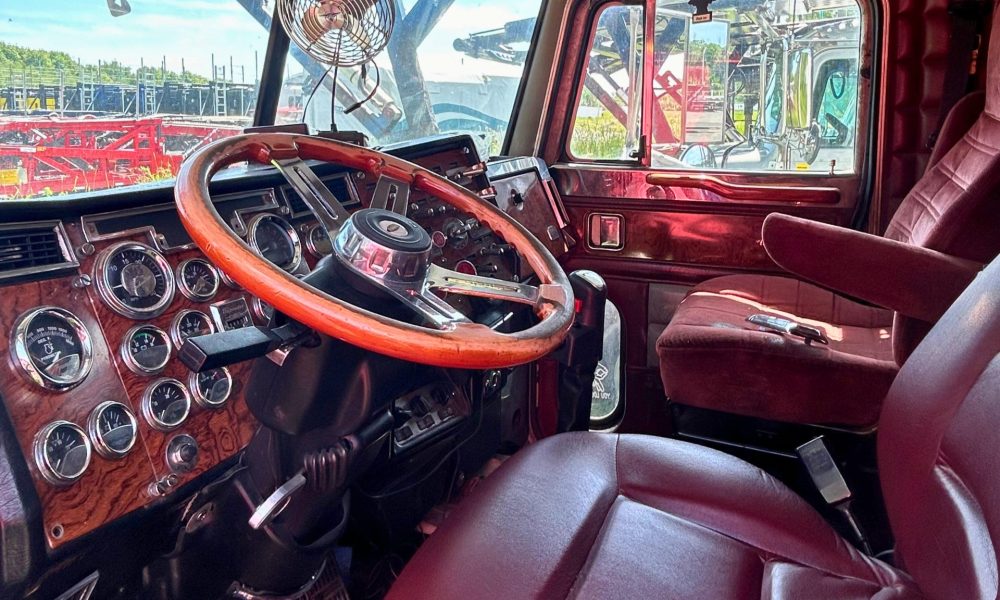 1999 Peterbilt 379 with 2015 Cottrell CX-11 (2)