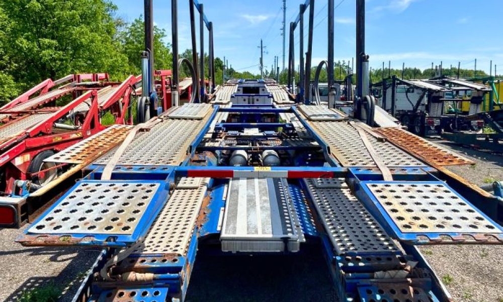 1999 Peterbilt 379 with 2015 Cottrell CX-11 (7)