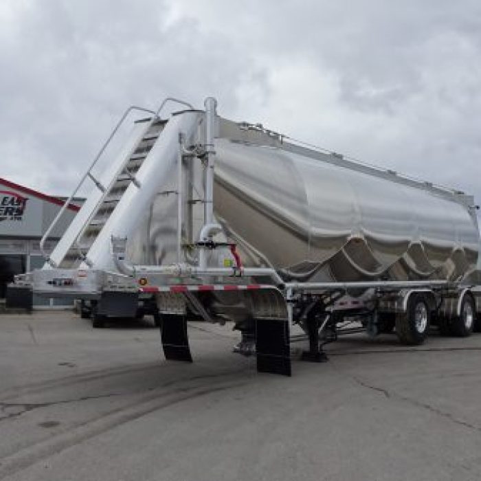 Brand New – MAC Pneumatic Tanker (5)