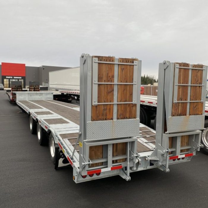 NEW Gincor Galvanized Equipment Drop with Bi-fold Air Ramps (3)