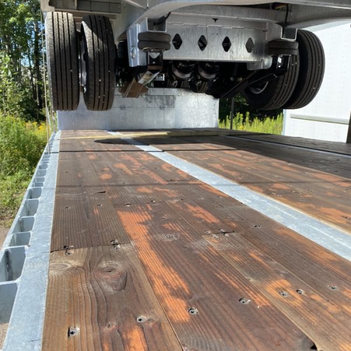 NEW Gincor Galvanized Equipment Drop with Bi-fold Air Ramps (9)