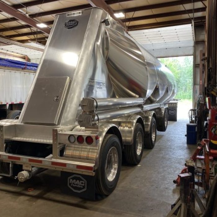 NEW MAC Pneumatic Tanker (8)