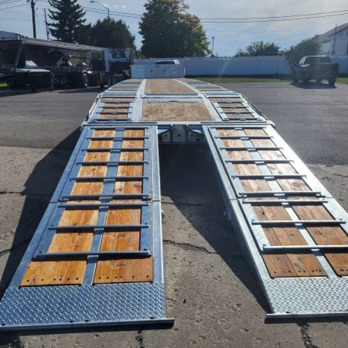 NEW – Equipment TrailerBi-Fold Ramps – Gincor (1)