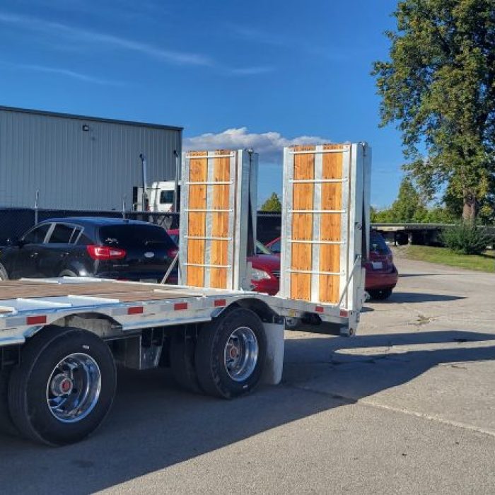 NEW – Equipment TrailerBi-Fold Ramps – Gincor (6)