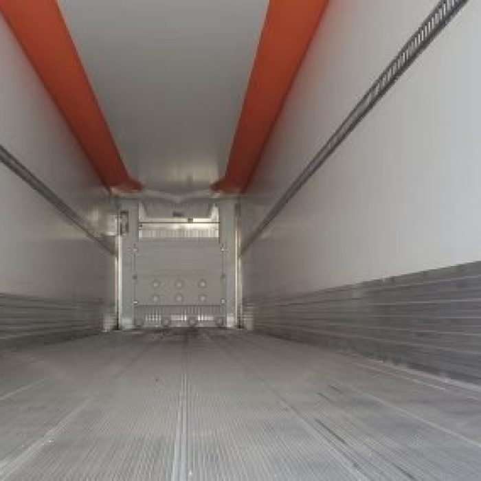 New Vanguard Tandem and Tridem White Reefers (1)