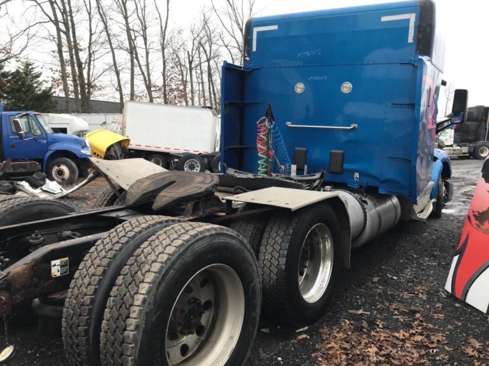 2014 Peterbilt 579 back