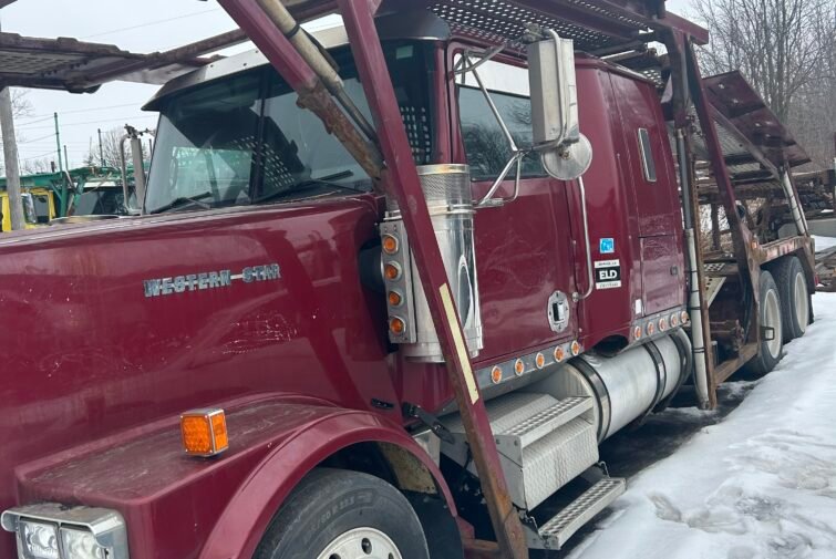 2007 Western Star with 2008 Cottrell EZ-7509 chain trailer (13)